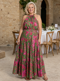 Abito Midi Rosa con Collo Halter Drappeggiato