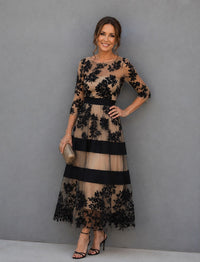 Elegante Abito Midi in Pizzo Nero