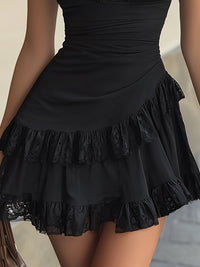 Estelle | Abito Mini in Pizzo Nero con Scollo a V con Volant