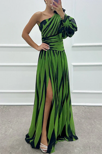 Violet & Grace | Elegante Abito Maxi a Righe Monospalla