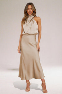 Elegante Abito in Raso