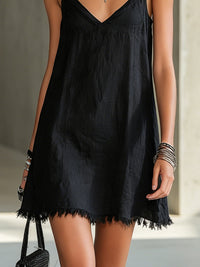 Noémie | Abito Mini Nero con Scollo a V con Frange